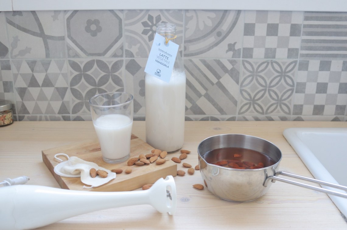 latte vegetale mandorla Negozio Leggero