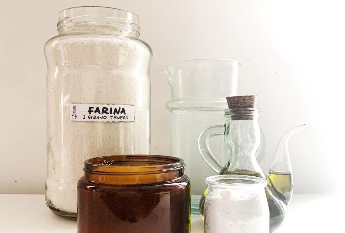 torta all'acqua negozio leggero