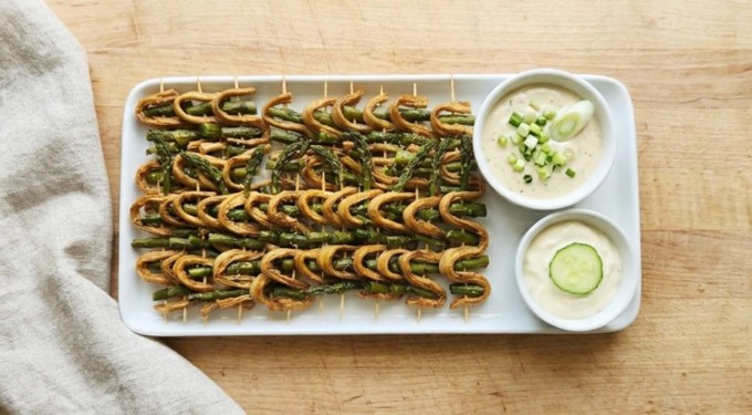 Ricetta spiedini vegan tofu e asparagi